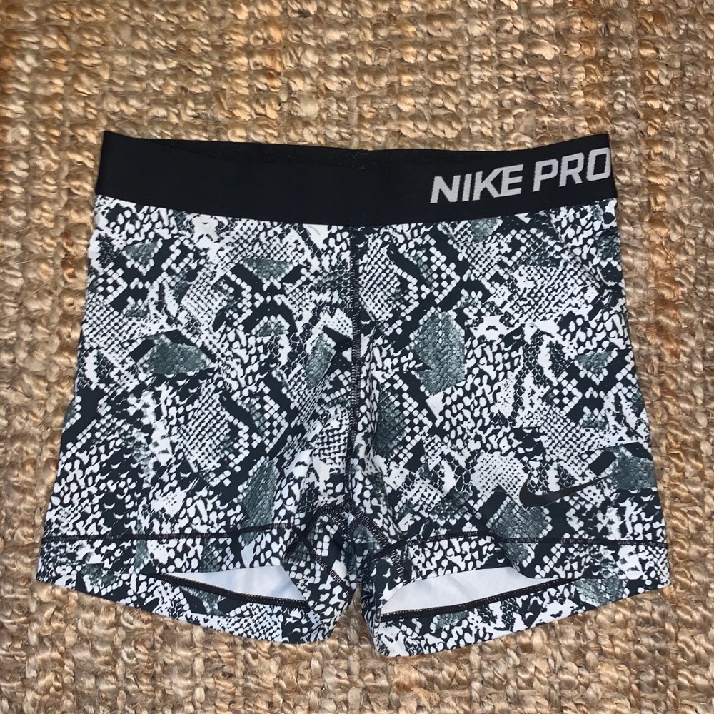 Nike Spandex Shorts✔️